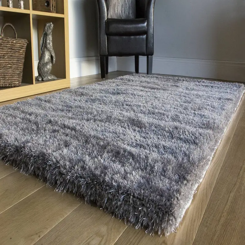 Shaggy rug